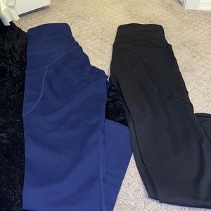 Bundle of leggings !! Blue and black :)